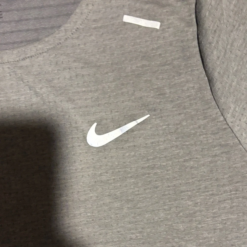 Nike Gray Short Sleeve Performance Tee